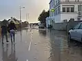 La tempête du 1er février 2014 à Mousterlin : l'eau de mer dévalant la route devant l'hôtel de la Pointe.