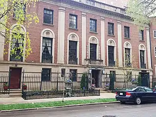 No&nbsp;1355 : maison de style georgien (1914).