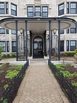 Entrée du no&nbsp;1420.