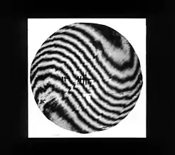 Test du miroir de 17 pouces (403 mm de diamètre) de l'observatoire de Cambridge sur un grand interféromètre de Fizeau (chez Grubb Parsons au début du XXe&nbsp;siècle).