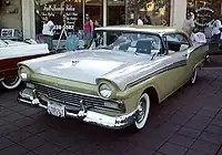 Ford Fairlane 500 Club Victoria de 1957