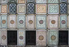 Panneaux de la mosquée peinte.