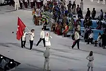 Photographie de l'entrée de la délégation hongkongaise lors de la cérémonie d'ouverture.