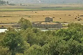 Vue du château depuis Butrint.