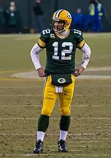 Aaron Rodgers avec l'équipement à domicile vert.