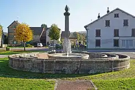 La fontaine du centre.
