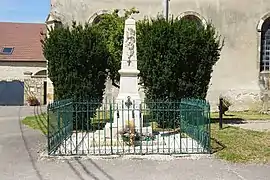 Le monument aux morts.