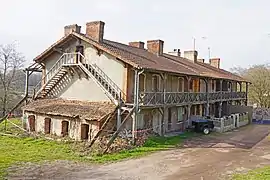 Le phalanstère du puits des Zagots.