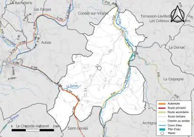 Carte en couleur présentant le réseau hydrographique de la commune