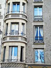 No&nbsp;27 bis : bow-window.