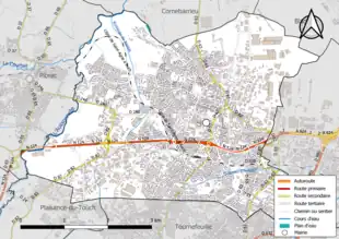 Carte en couleur présentant le réseau hydrographique de la commune