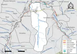 Carte en couleur présentant le réseau hydrographique de la commune