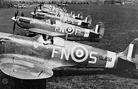 Spitfires du :No. 331 Squadron RAF&nbsp;(en) à Catterick au printemps 1942.