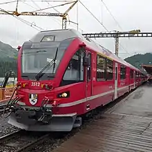 Automotrice RhB ABe 8/12 «&nbsp;Allegra&nbsp;» en tête d'un train Regio pour Tirano.