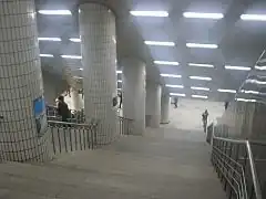 Escaliers du passage de correspondance, en 2012.