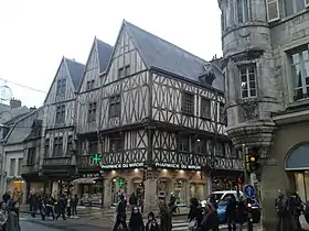 Image illustrative de l’article Maison aux Trois Visages