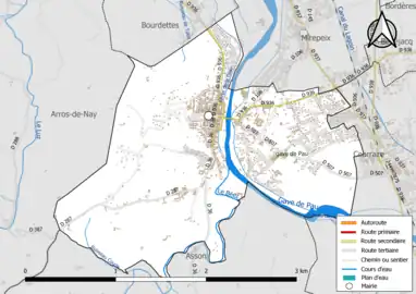Carte en couleur présentant le réseau hydrographique de la commune