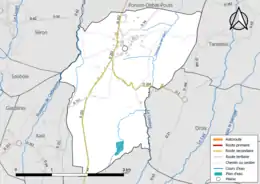 Carte en couleur présentant le réseau hydrographique de la commune