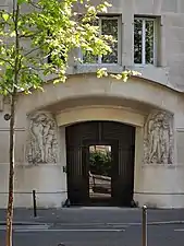 Entrée du no&nbsp;67.