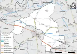 Carte en couleur présentant le réseau hydrographique de la commune