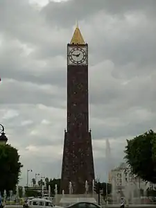 Horloge de la place du 14-Janvier 2011.