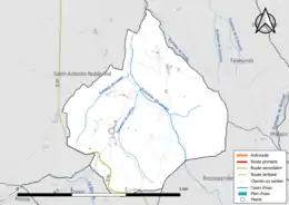 Carte en couleur présentant le réseau hydrographique de la commune