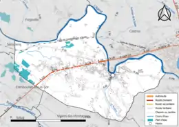 Carte en couleur présentant le réseau hydrographique de la commune
