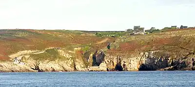 Le port de Feunteun-Aod vu de la mer.
