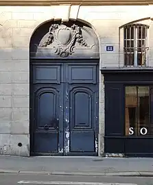 no&nbsp;88 : porte cochère.