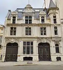 No&nbsp;8 : façade sur rue.