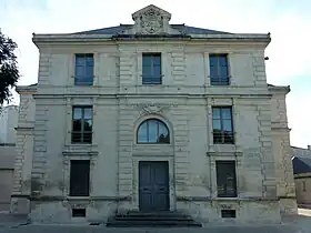 Théatre Verdière, ancien bâtiment des archives départementales, place du Maréchal-Foch à La Rochelle.