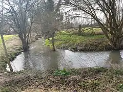 Le parc près de l'Arré.