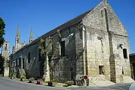 Bâtiment de l'entrée.