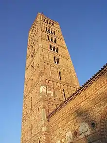Campanile de l'abbaye de Pomposa.