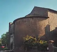 Abside semi-circulaire unique du temple protestant d'Autun, ancienne tour de défense de la porte Saint-André.