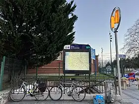 Un des accès à la station