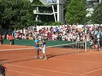 Adam Pavlásek et Diego Schwartzman à Roland-Garros en 2018.
