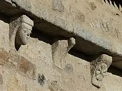 Modillons de la façade sud.