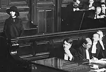 Stanislawa Uminska dans la salle d'audience