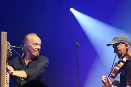  Photo d'un concert d'Alan Stivell, sur scène en 2014 à Chalons.