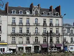 Immeuble au numéro 15 de l'allée.