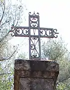 Croix en fer forgé de la 5e&nbsp;station.