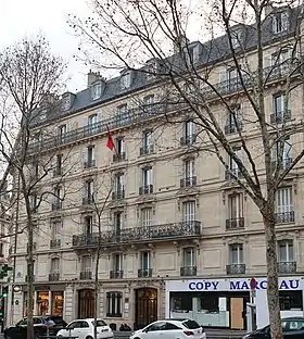 Ambassade à Paris.
