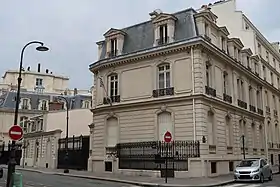Ambassade à Paris.