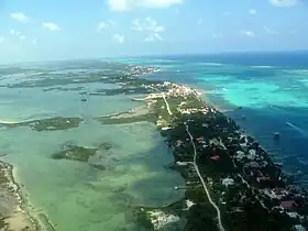Vue aérienne de la caye Ambergris.