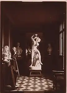 L'atelier du sculpteur Gustave Crauk était situé au 5 avenue Amélie (actuelle avenue du 11-Novembre-1918).