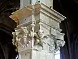 Chœur, chapiteau du 4e&nbsp;pilier Renaissance.