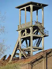 Le chevalement du puits no&nbsp;2 des mines de Flines (1922).