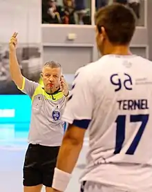 Une exclusion pour deux minutes.