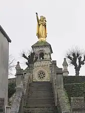 La statue de la Bonne-Dame, en 2005.